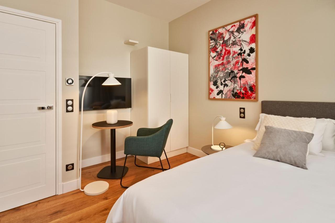 Hotel Le Chevalier Bleu モンパジエ エクステリア 写真