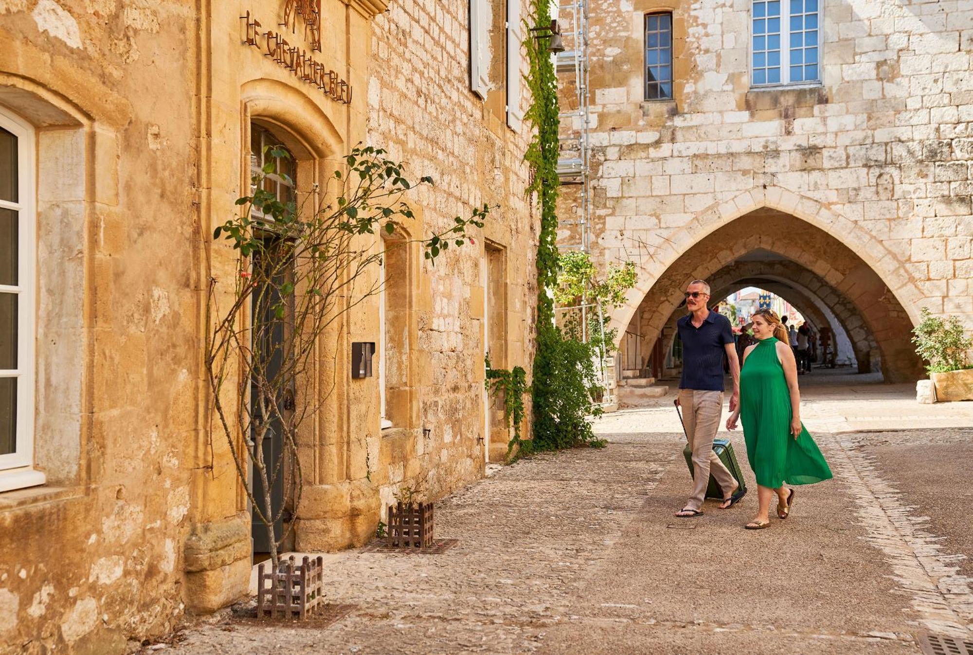 Hotel Le Chevalier Bleu モンパジエ エクステリア 写真
